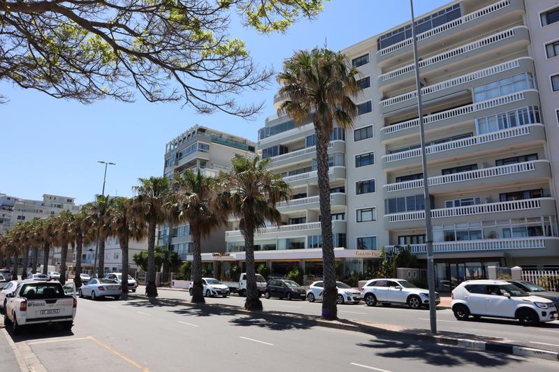 To Let 2 Bedroom Property for Rent in Sea Point Western Cape